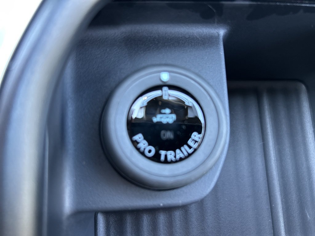 New 2026 Oxford White Ford Platinum image 24