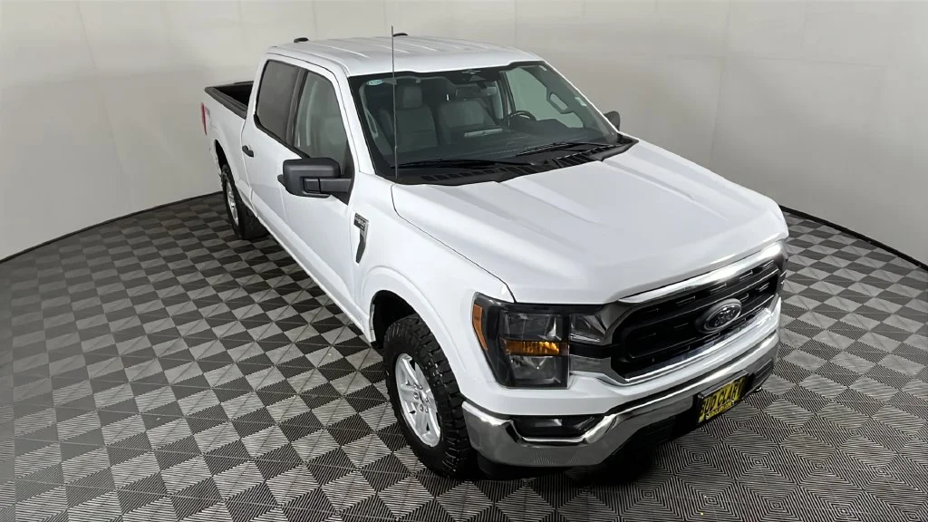 Used 2023 White Ford XLT image 6