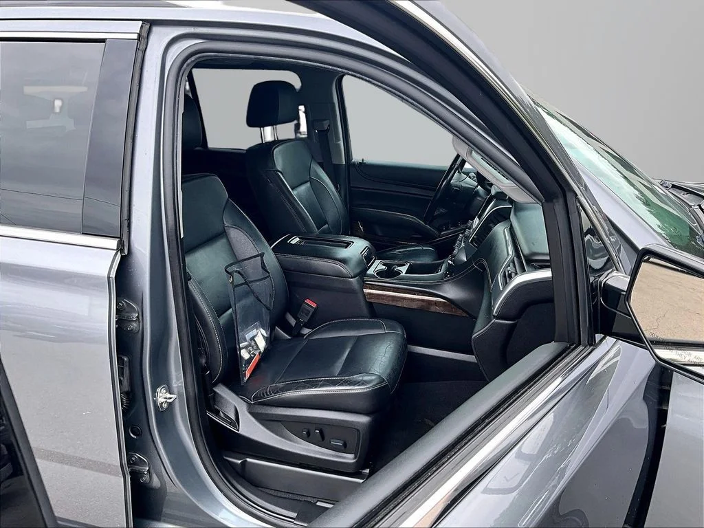 Used 2019 Gray Chevrolet LT image 7
