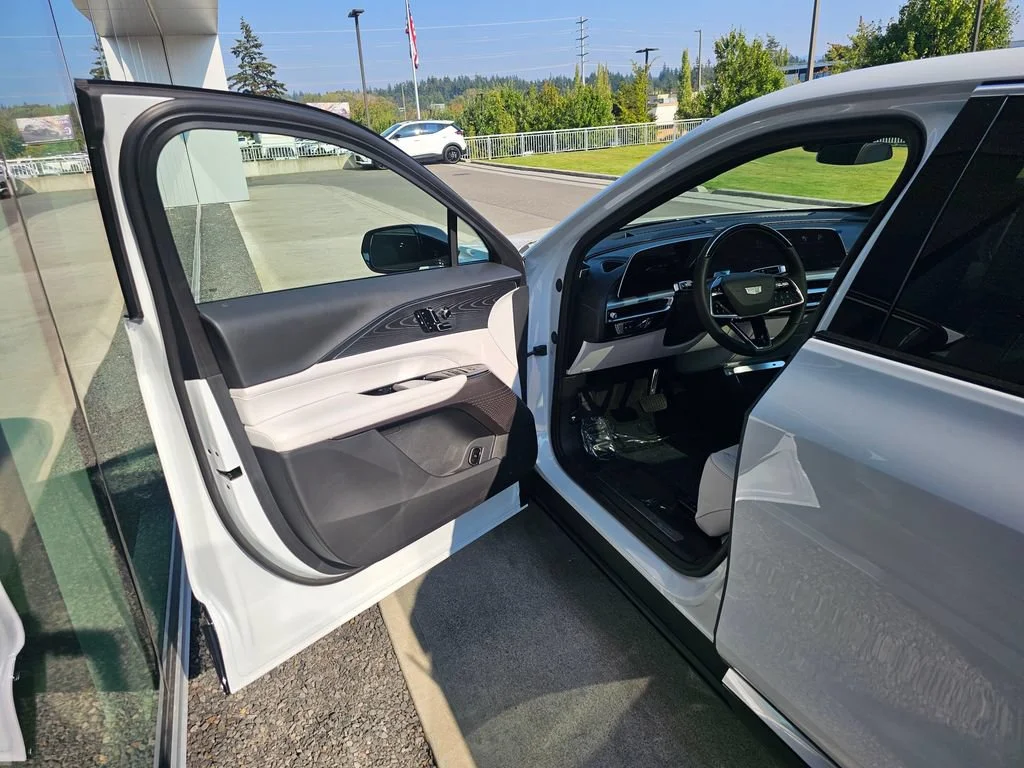 2026 Cadillac LYRIQ Luxury - Photo 18