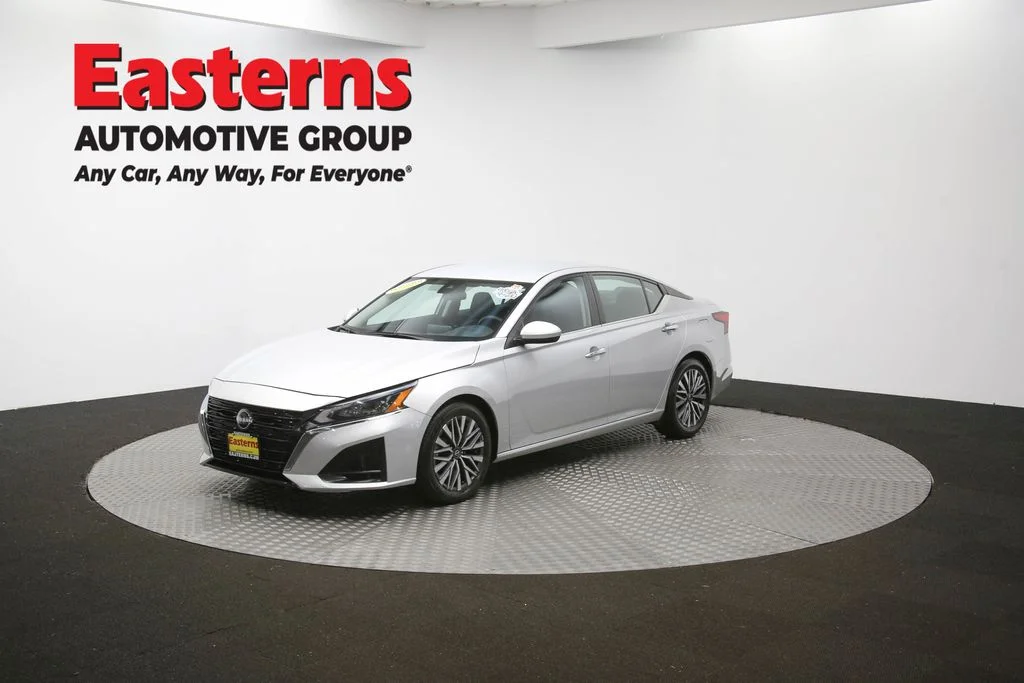Used 2023 Silver Nissan 2.5 SV image 55