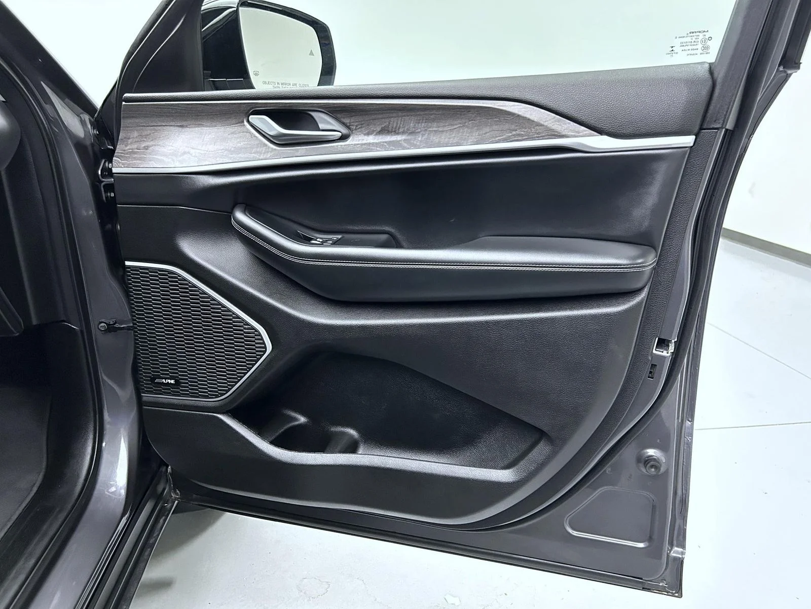 Used 2022 Gray Jeep Limited image 16