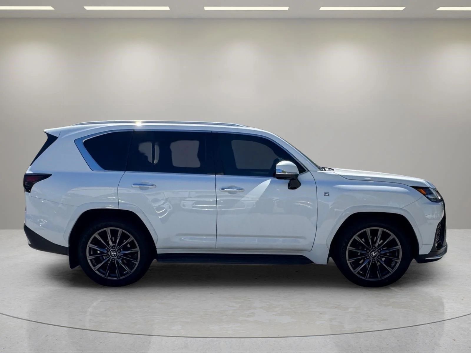 Used 2023 Ultra White Lexus LX 600 F SPORT image 5