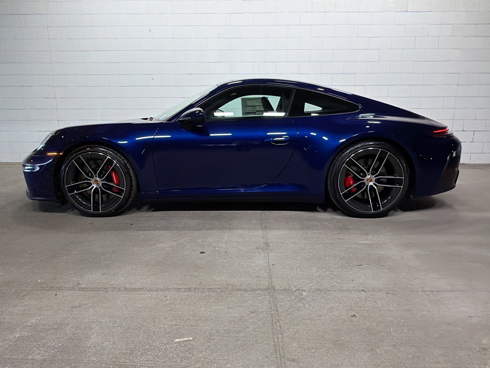 New 2026 Gentian Blue Metallic Porsche Carrera 4S image 2