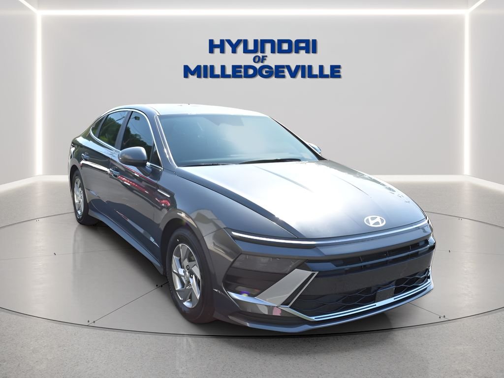 Used 2025 Portofino Gray Hyundai SE image 6