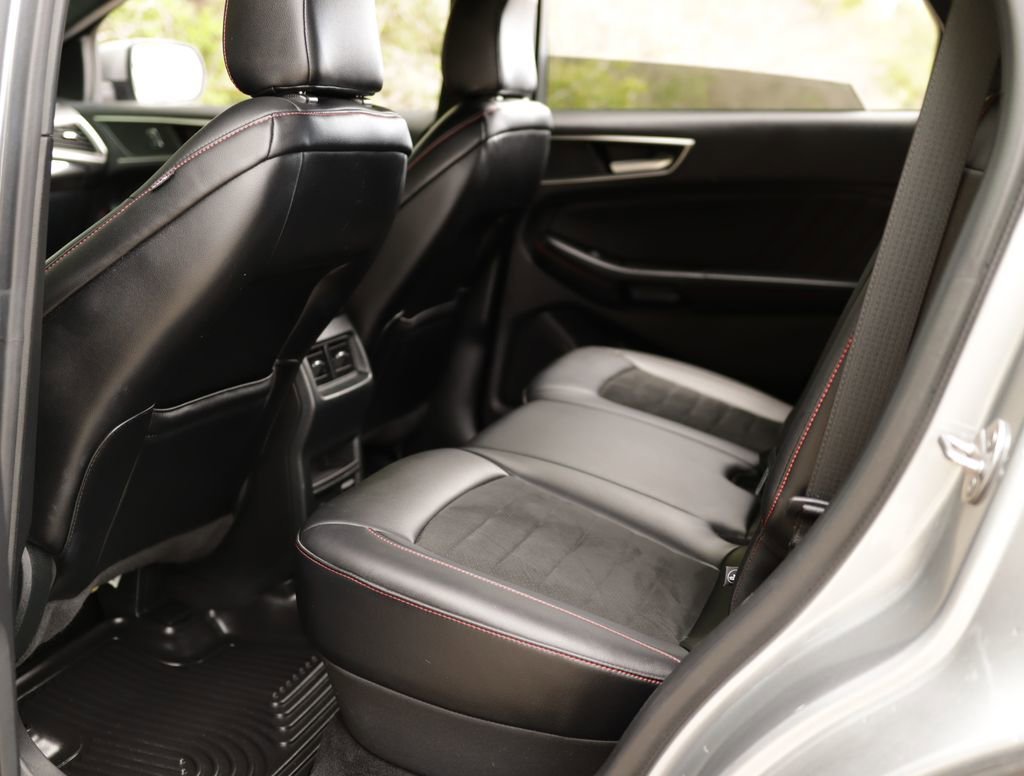 Used 2022 Silver Ford ST-Line image 25