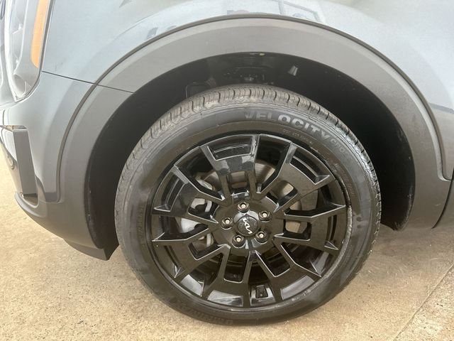 Used 2022 Gray Kia EX image 21