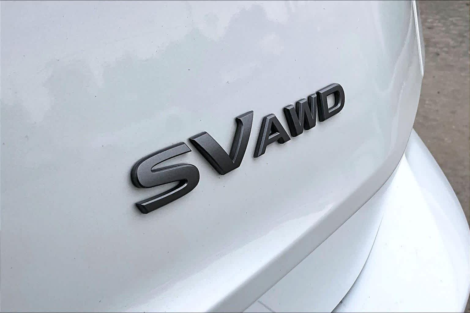 Used 2024 Everest White Pearl Nissan SV image 10