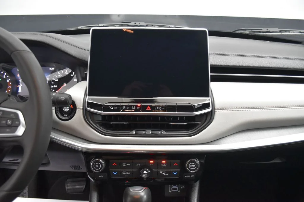 Certified Used 2024 Silver Jeep Limited image 14