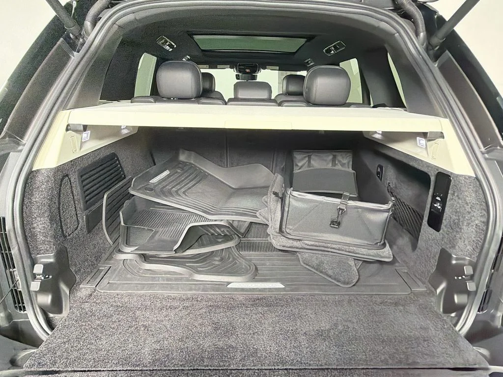 Certified Used 2024 Gray Land Rover SE image 28