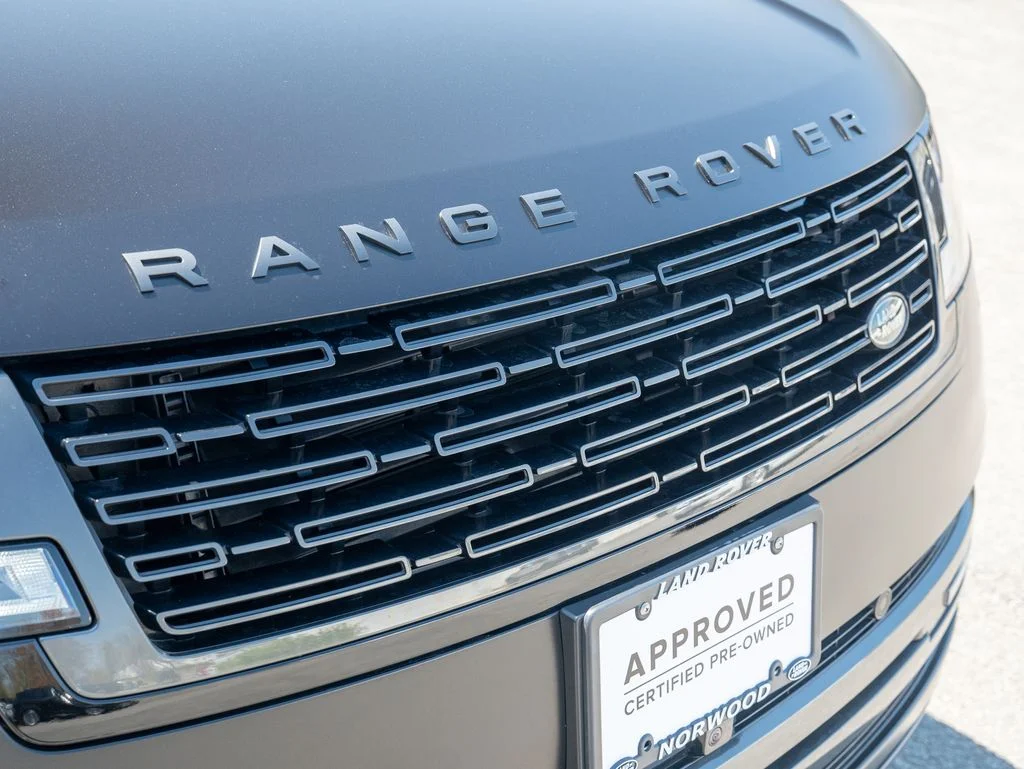 Certified Used 2025 Black Land Rover SE image 16