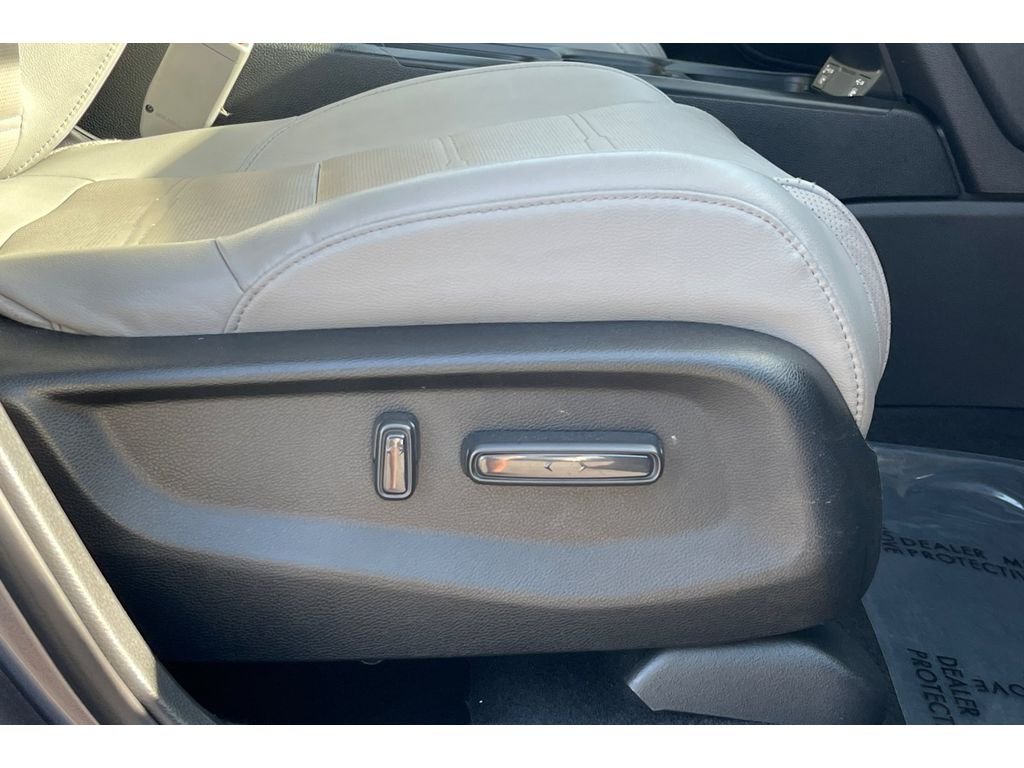 Used 2022 Sonic Gray Pearl Honda EX-L image 23