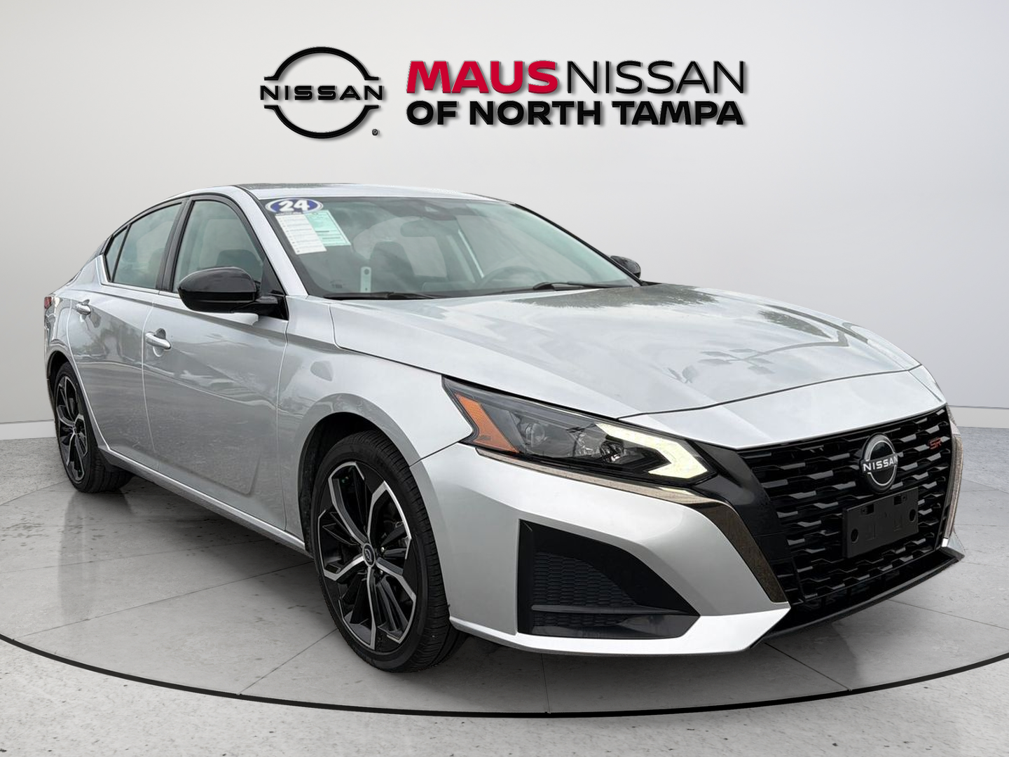 Used 2024 Silver Nissan 2.5 SR image 1