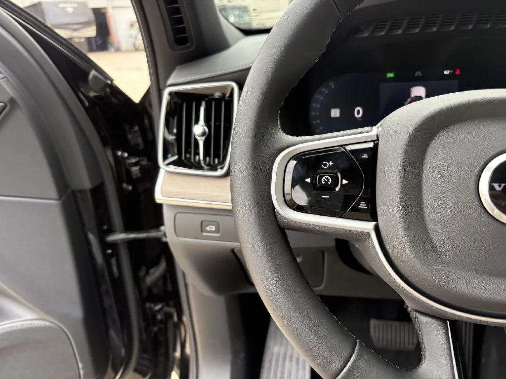 2026 Volvo XC90 Ultra - Photo 16