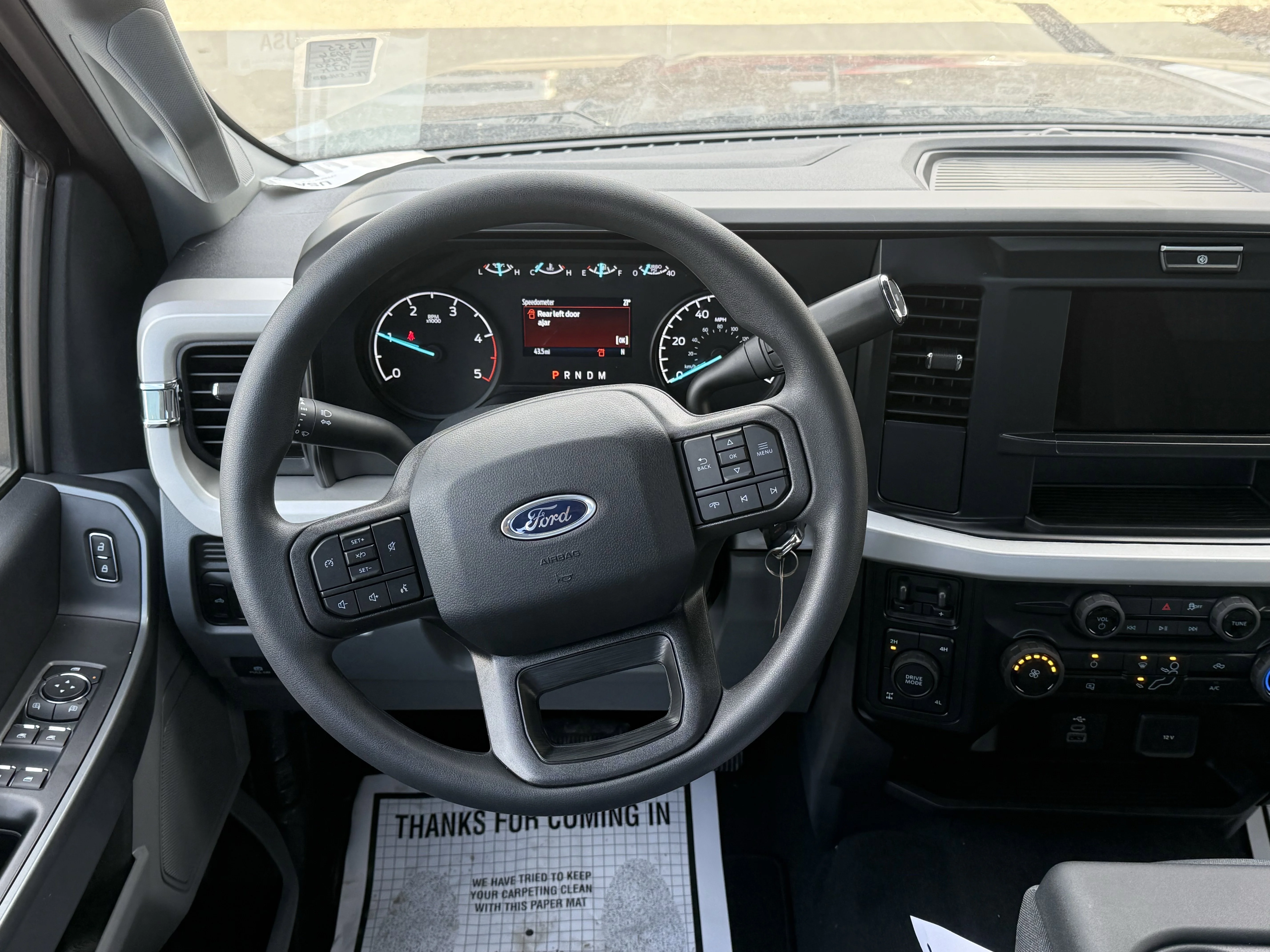 2026 Ford F-350 Super Duty XLT - Photo 15