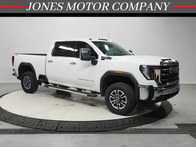 2025 GMC Sierra 4WD Crew Cab Standard Box SLT's photo