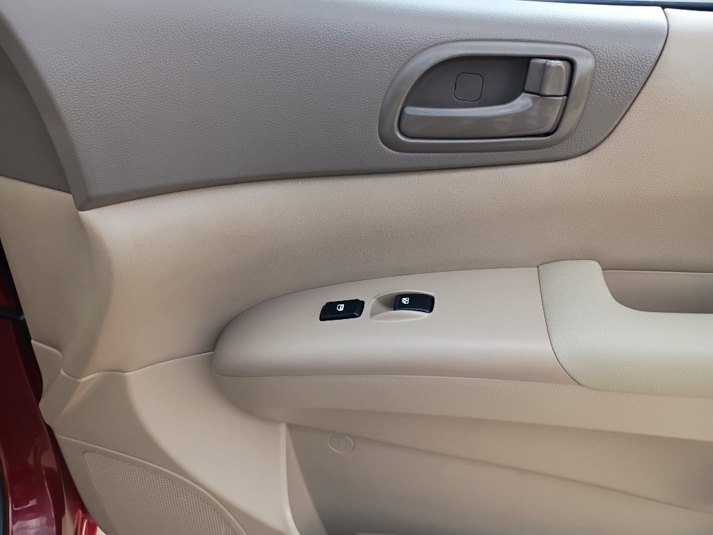 Used 2012 Claret Red Kia LX image 11