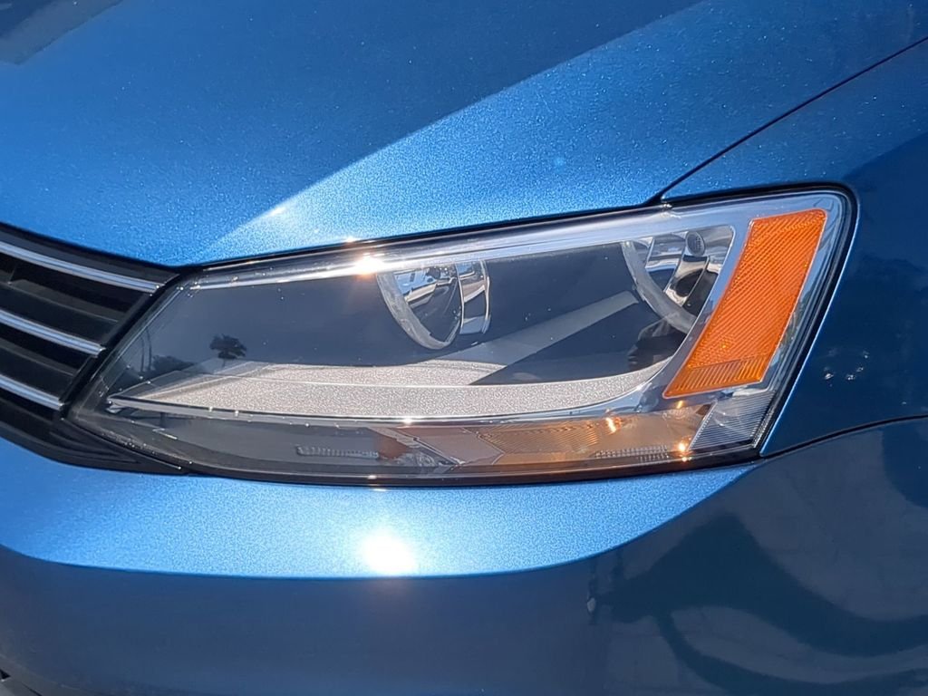 Used 2015 Blue Volkswagen 1.8T SE image 7