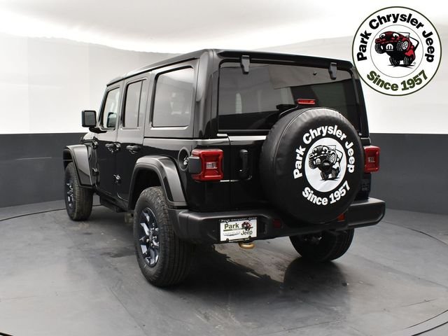 New 2026 Black Clear-Coat Exterior Paint Jeep 85th Anniversary Edition image 4