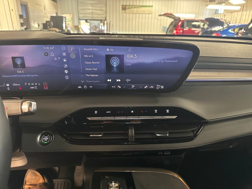 Used 2025 Black Buick Avenir image 19