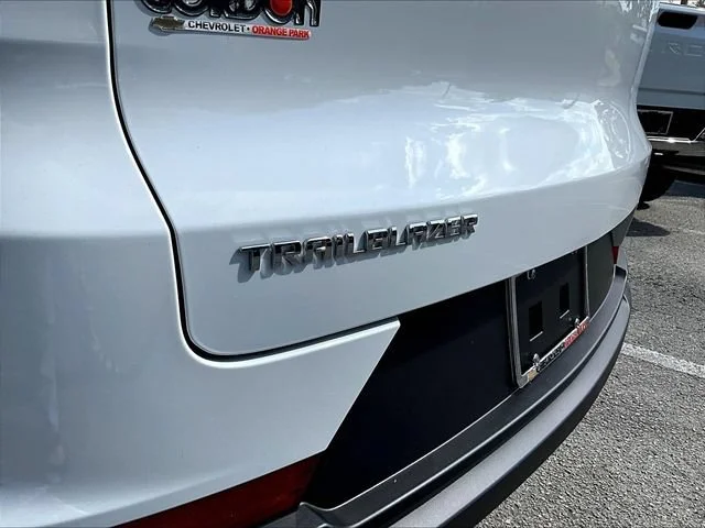 New 2026 Summit White Chevrolet LS image 9