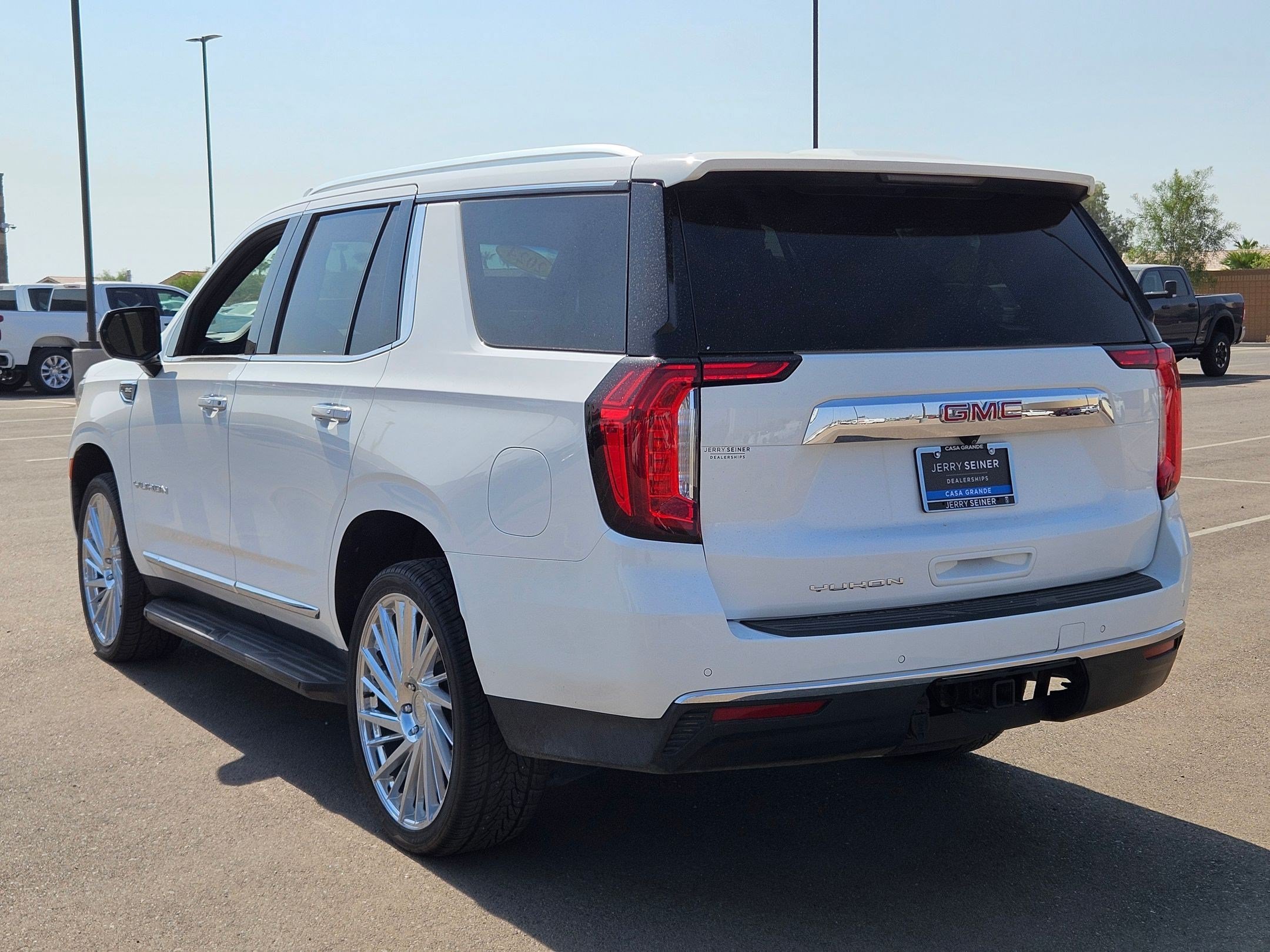 Used 2023 SUMMIT WHITE GMC SLT image 3