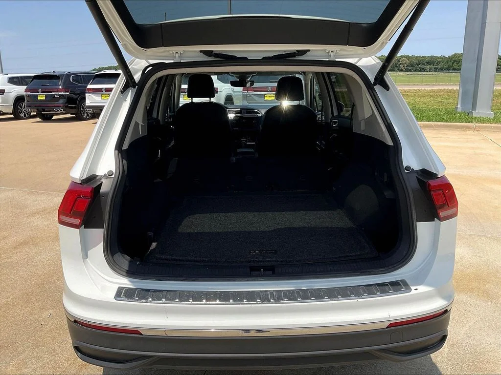 Used 2022 White Volkswagen 2.0T SE image 14