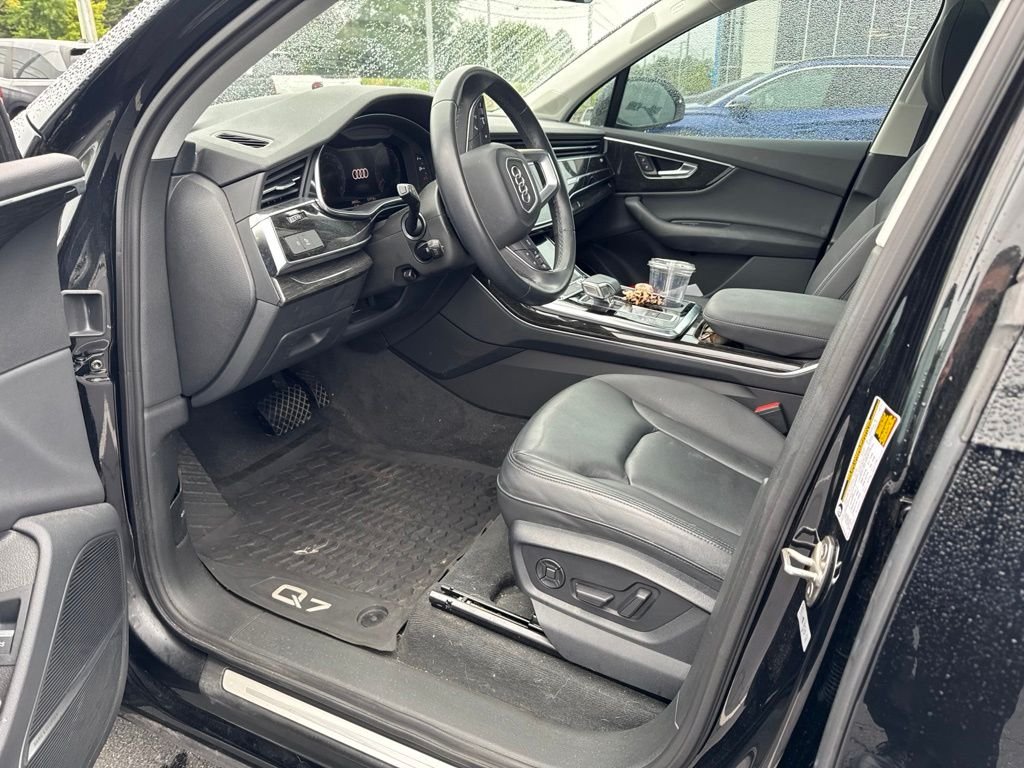 Used 2022 Mythos Black Metallic Audi 55 Premium Plus image 2