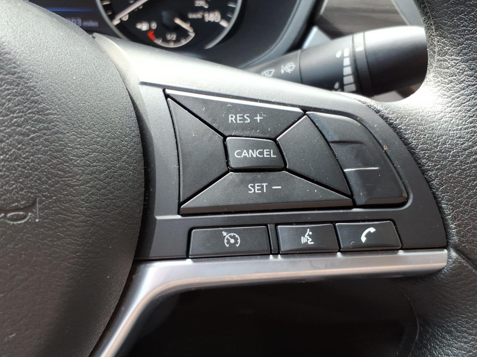 Used 2025 Super Black Nissan SV image 15