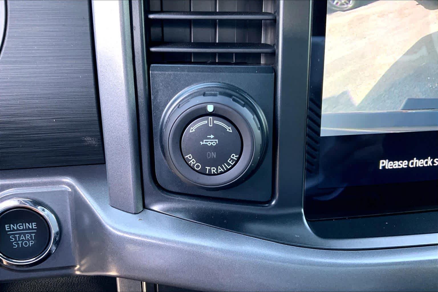 Used 2025 Agate Black Metallic Ford XLT image 30