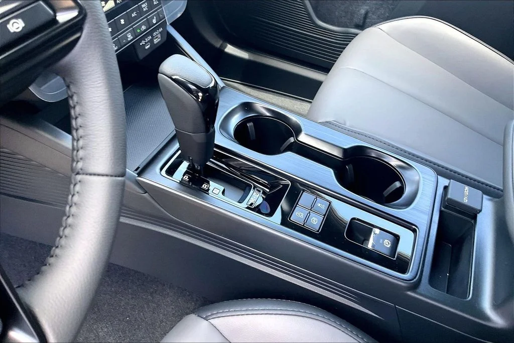 New 2026 CRYSTAL WHITE PEARL Subaru Premium image 7