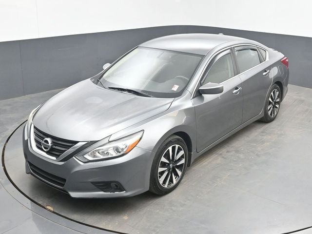 Used 2018 Gray Nissan 2.5 SV image 32