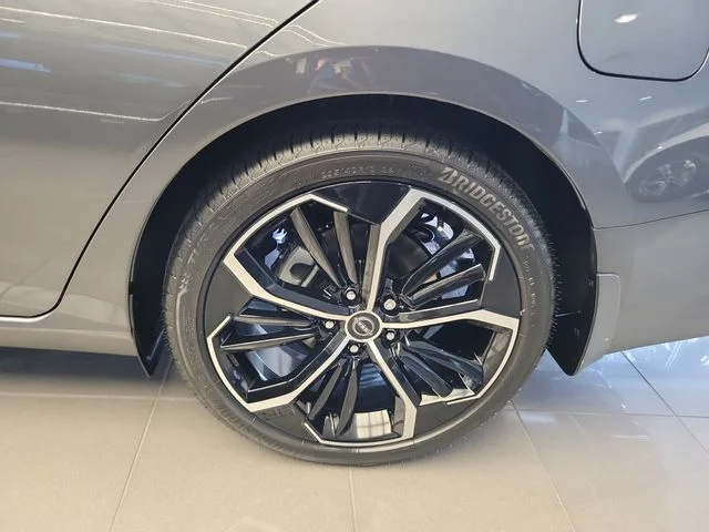 New 2026 Gun Metallic / Super Black Two-tone Nissan SR image 7