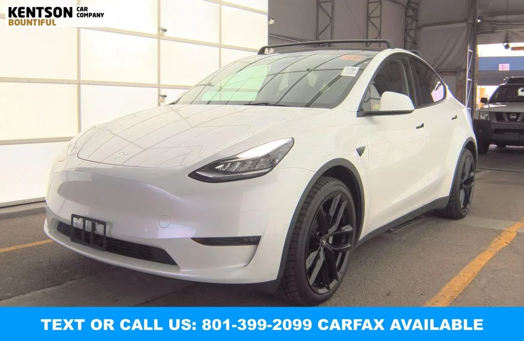 Used 2023 White Tesla Long Range image 1