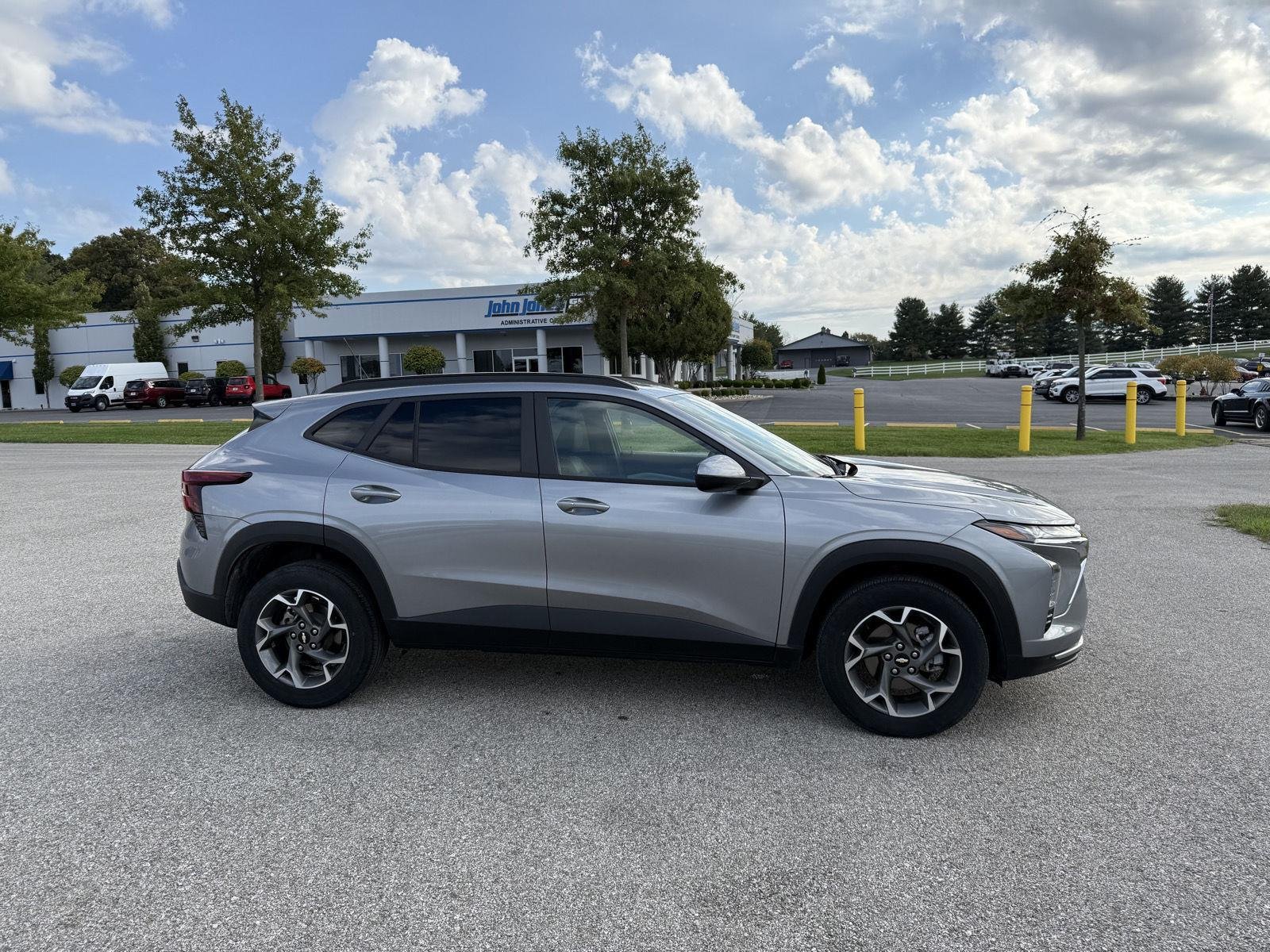 2024 Chevrolet Trax LT photo 4