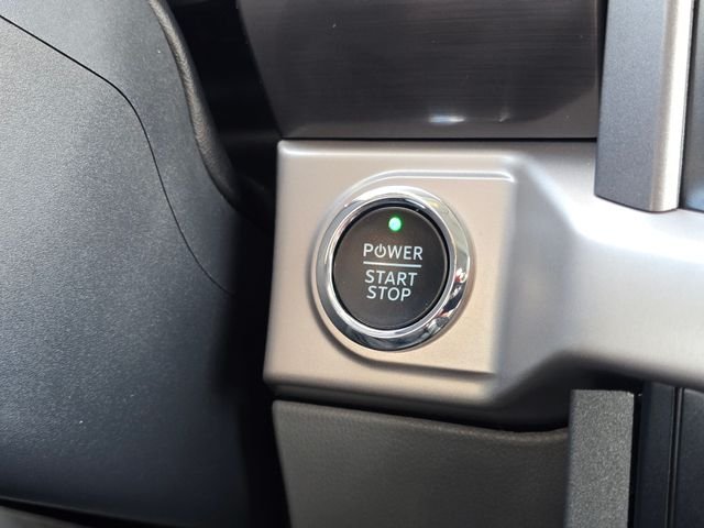 2023 Ford F-150 Lightning XLT - Photo 35