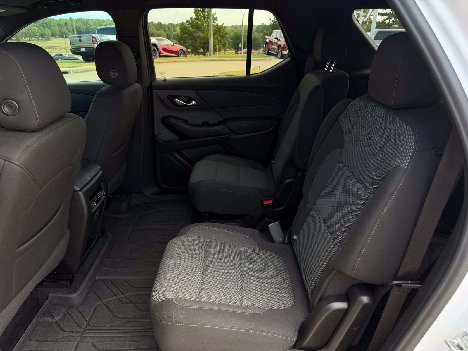 Used 2023 Iridescent Pearl Tricoat Chevrolet LT image 26