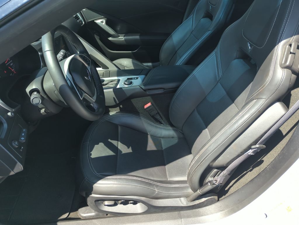 Used 2015 White Chevrolet Stingray Z51 image 11