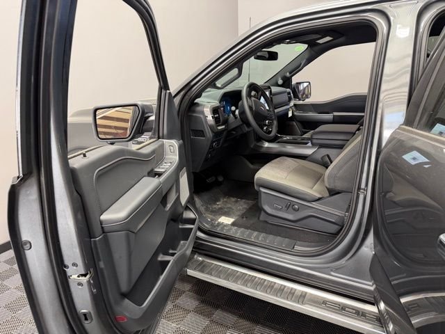 New 2026 Carbonized Gray Metallic Ford XLT image 14