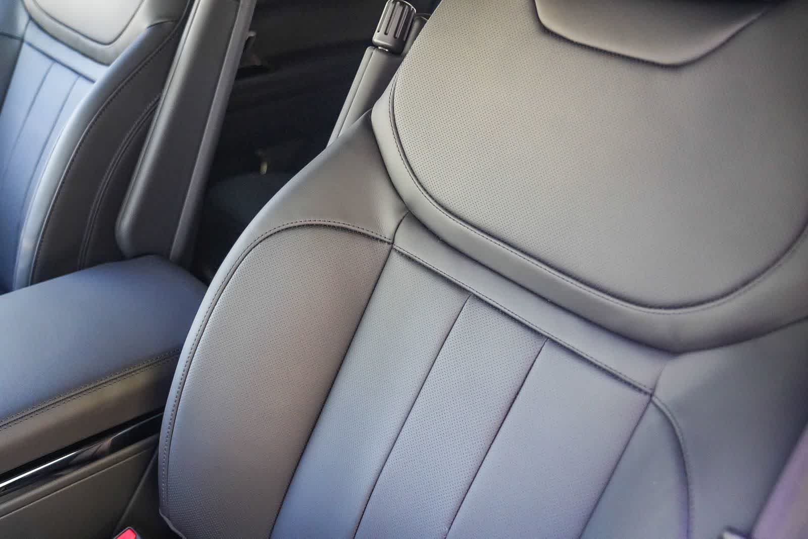 New 2026 Borasco Grey Land Rover SE image 25