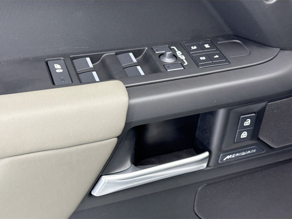 Certified Used 2026 Fuji White Land Rover S image 22