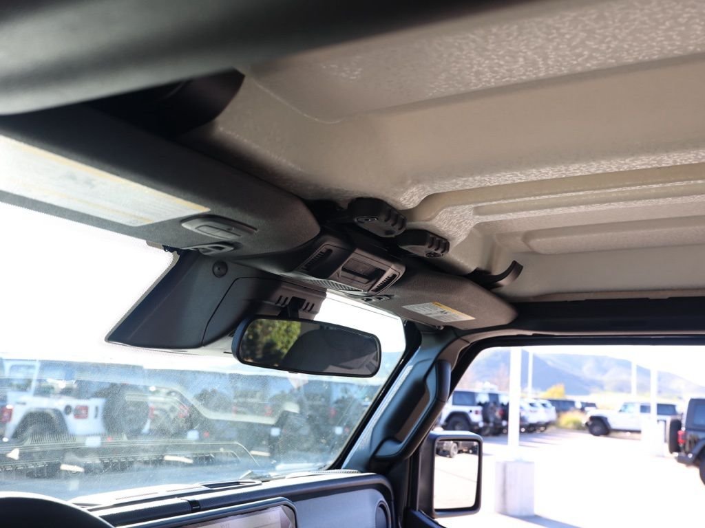 New 2026 Granite Crystal Metallic Clear-Coat Exterior Paint Jeep Willys image 12