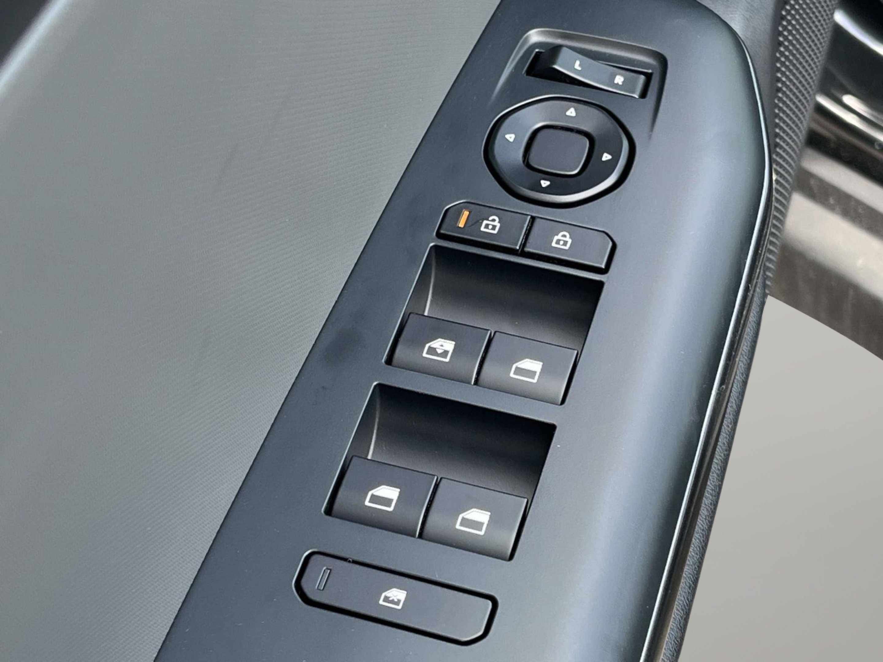 New 2026 Interstellar Gray Kia LXS image 19