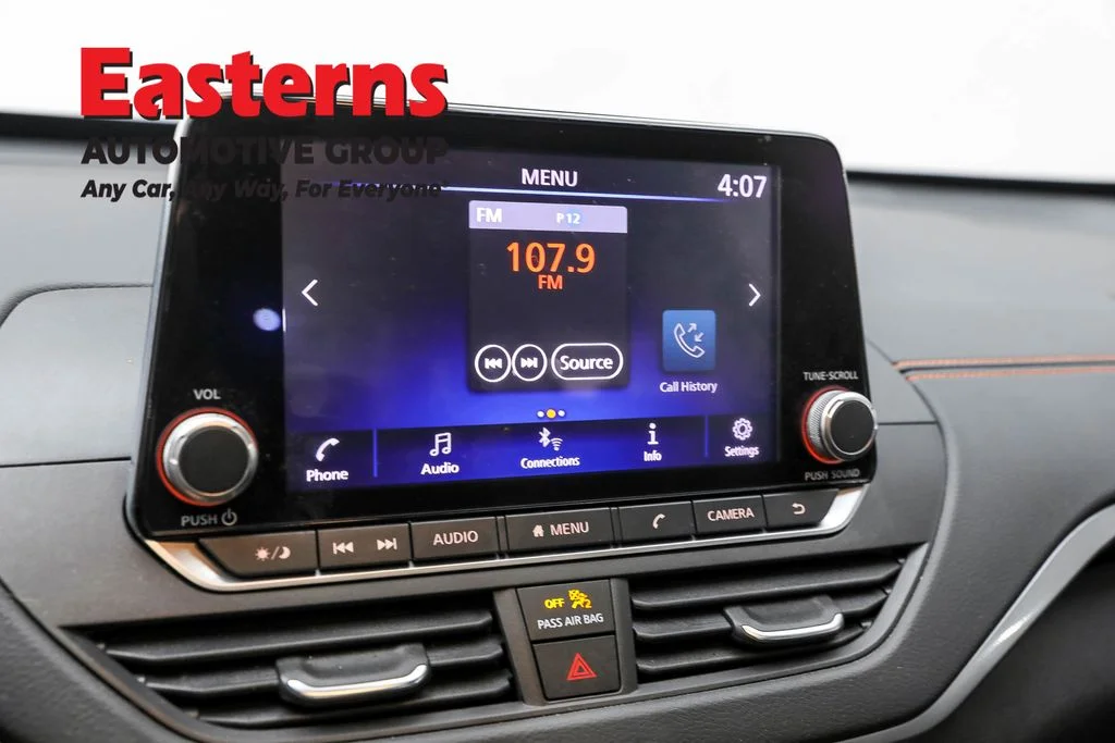 Used 2022 Black Nissan 2.5 SR image 19