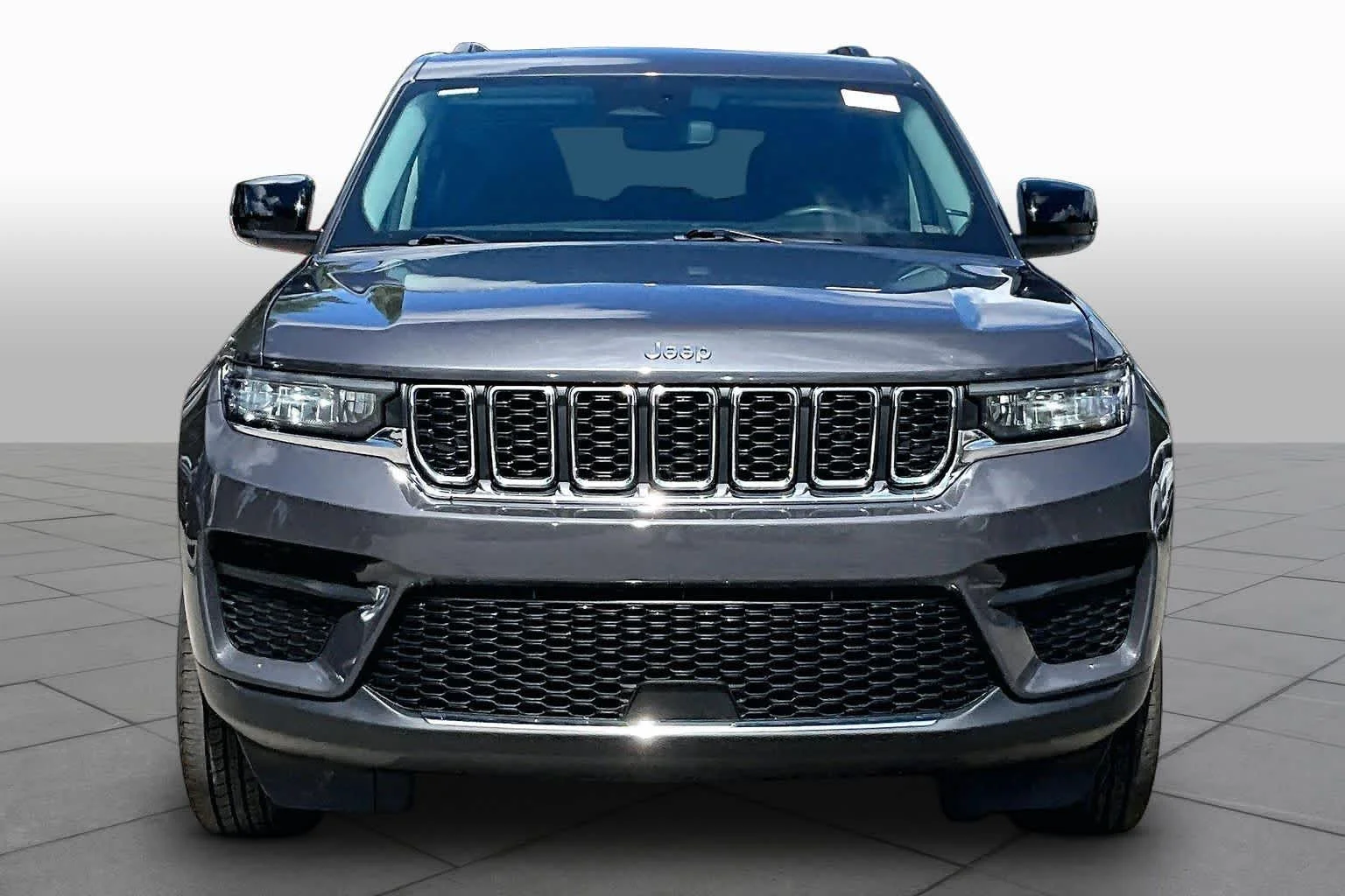 Used 2023 Baltic Gray Metallic Clearcoat Jeep Laredo image 6
