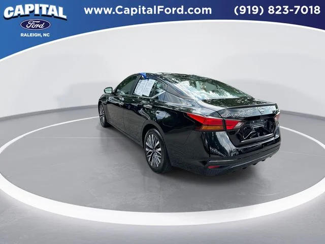 Used 2025 Black Nissan 2.5 SV image 6
