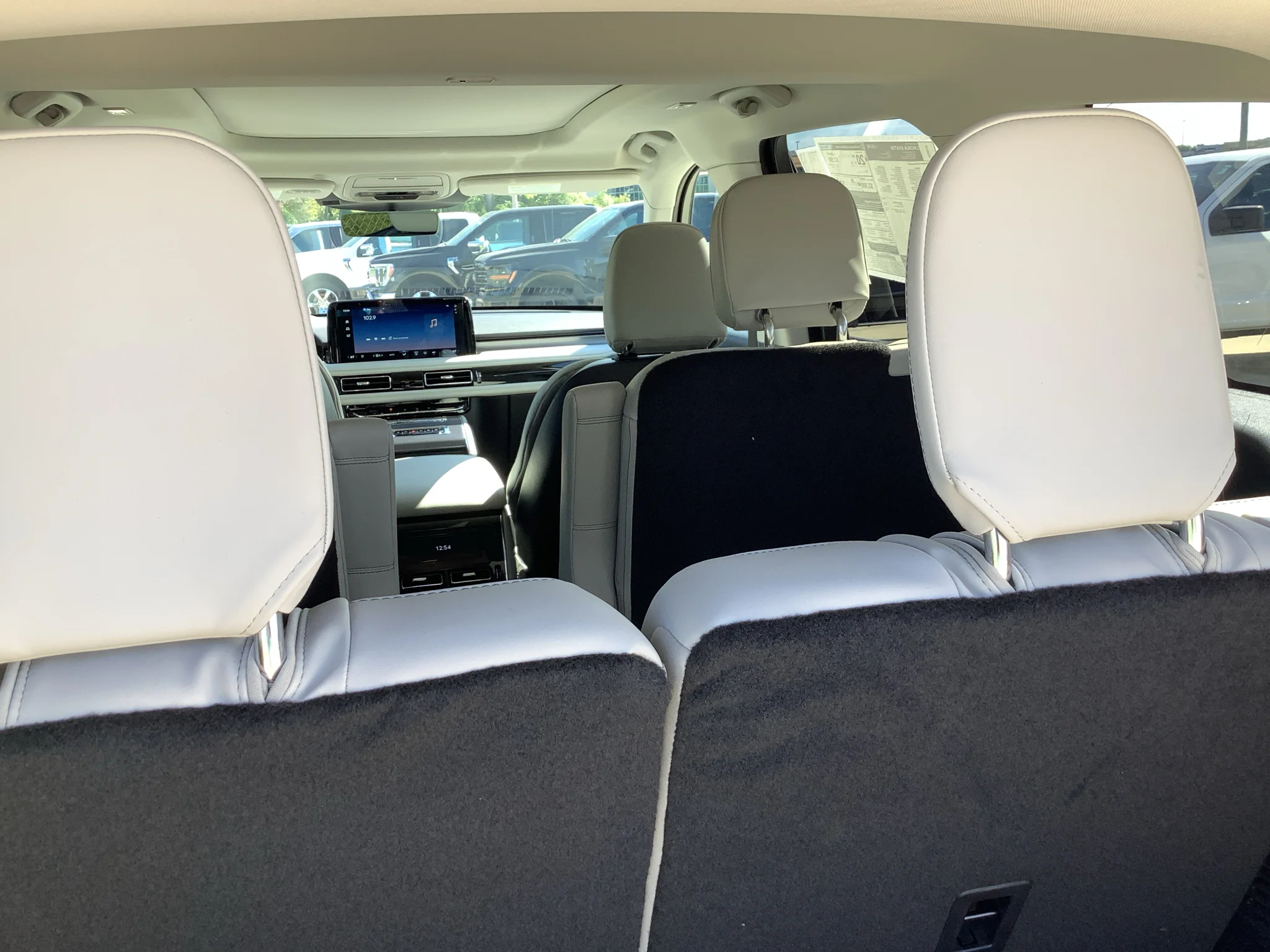 New 2027 Pristine White Metallic Tri-Coat Lincoln Premiere image 26