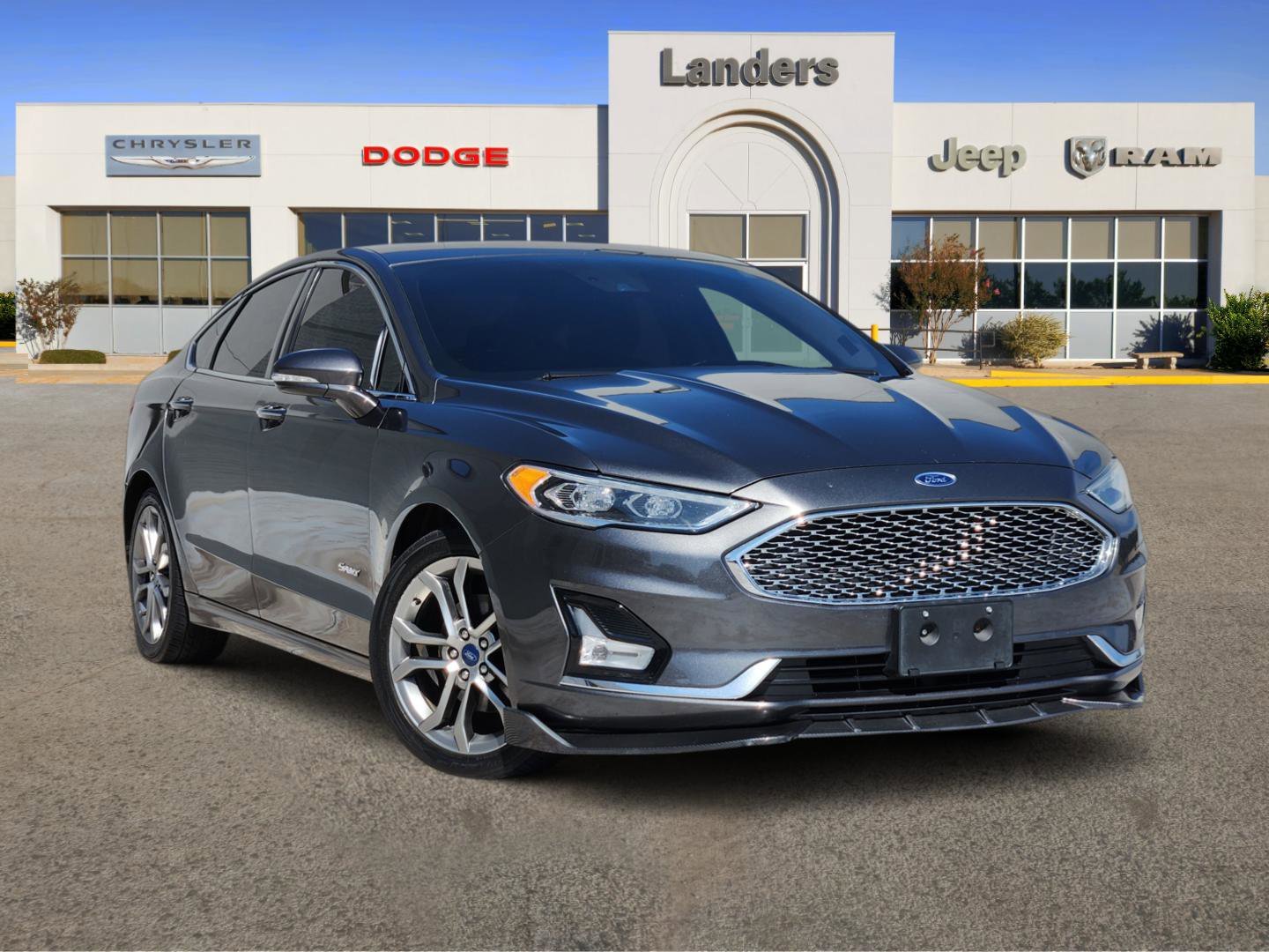 2019 Ford Fusion Titanium's photo