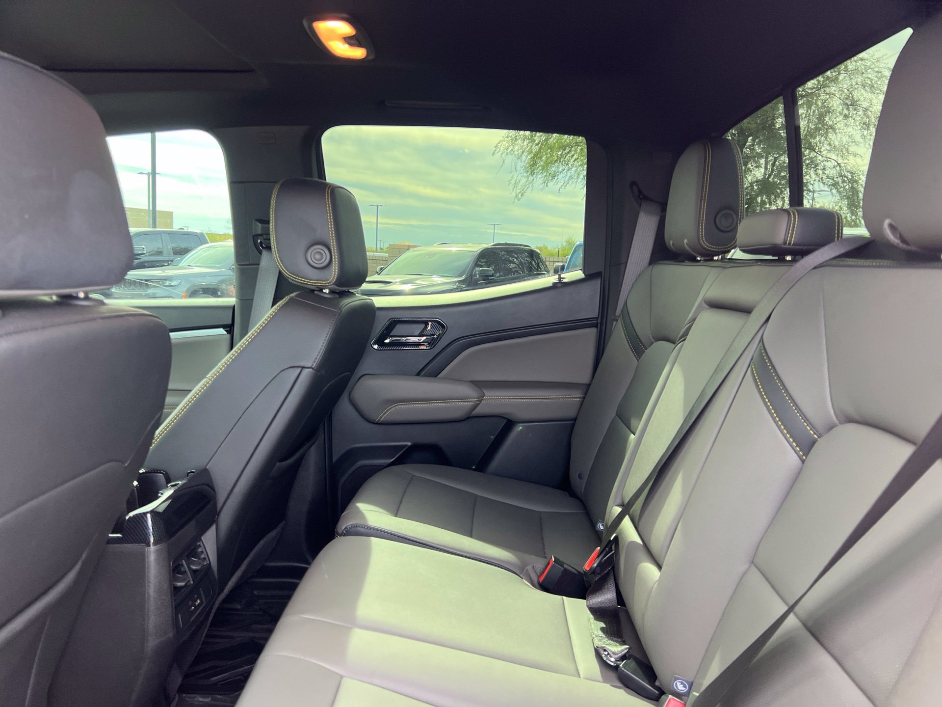 Used 2025 White Chevrolet ZR2 image 17