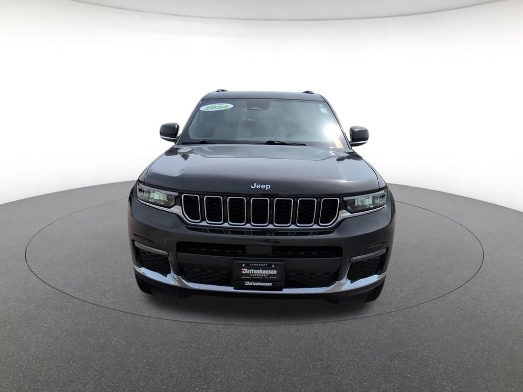 Used 2024  Jeep Limited image 14